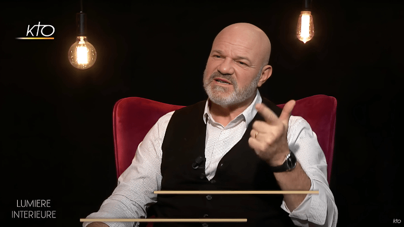 Intervention de Philippe ETCHEBEST sur la mort © KTO TV