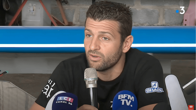 Intervention de Franky ZAPAK avant sa traversée de la manche en flyboard