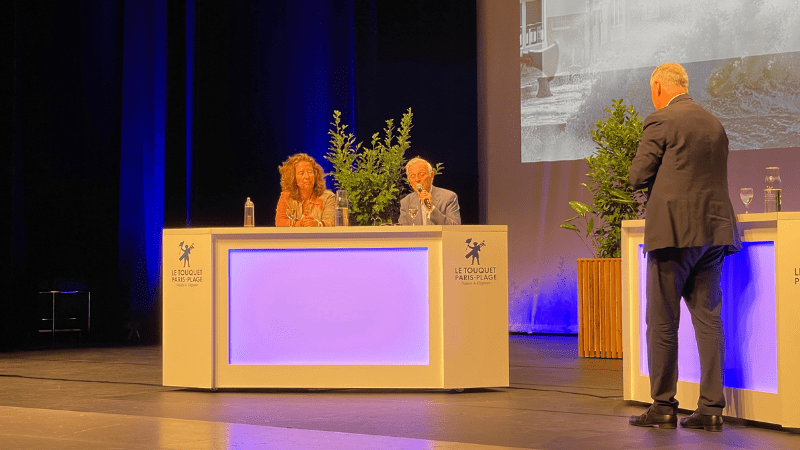 Participation de Elisabeth LAVILLE à une conférence