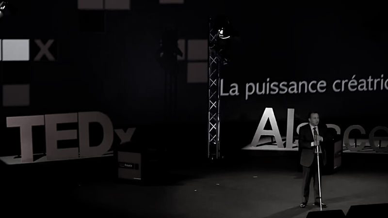 Intervention de Hamou Bouakkaz pour TEDxAlsace ©TEDx