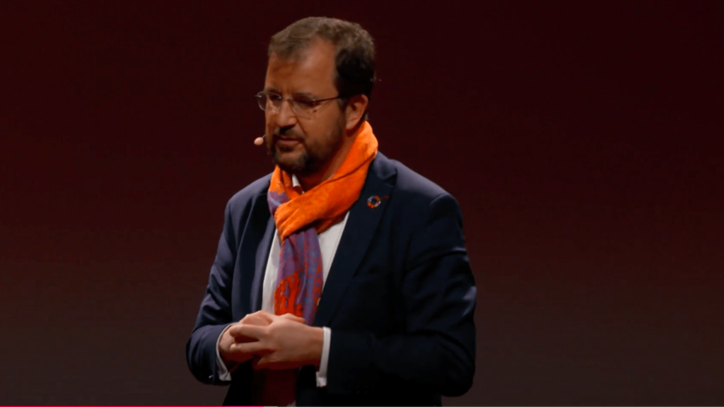 Intervention de Bertrand BADRÉ pour TEDxChantilly ©TED