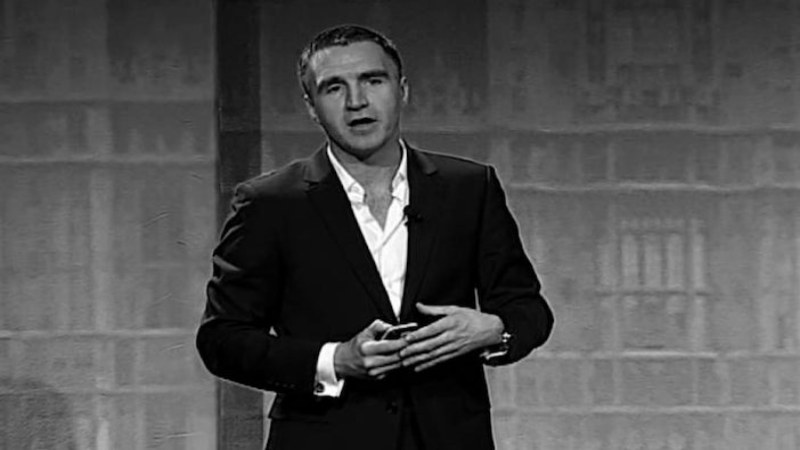 Intervention de Caspar BERRY pour Gordon Poole Agency © Gordon Poole Agency