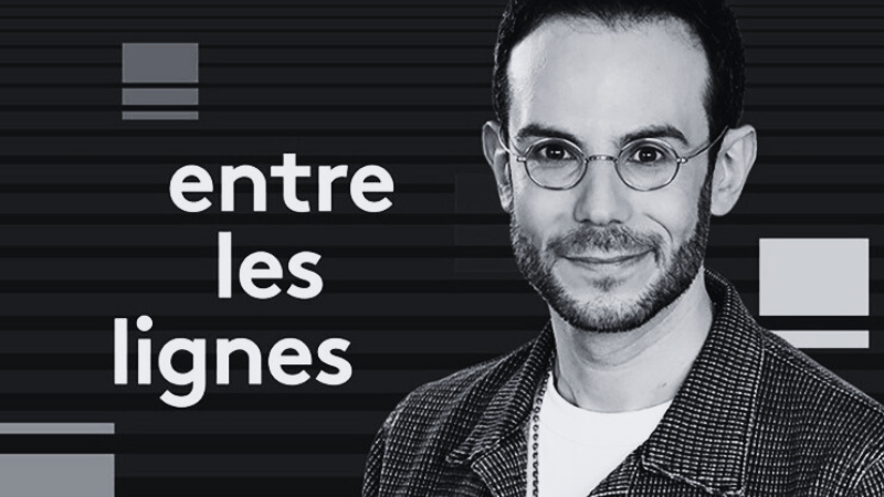 Clément VIKTOROVITCH anime une émission radio ©France Info