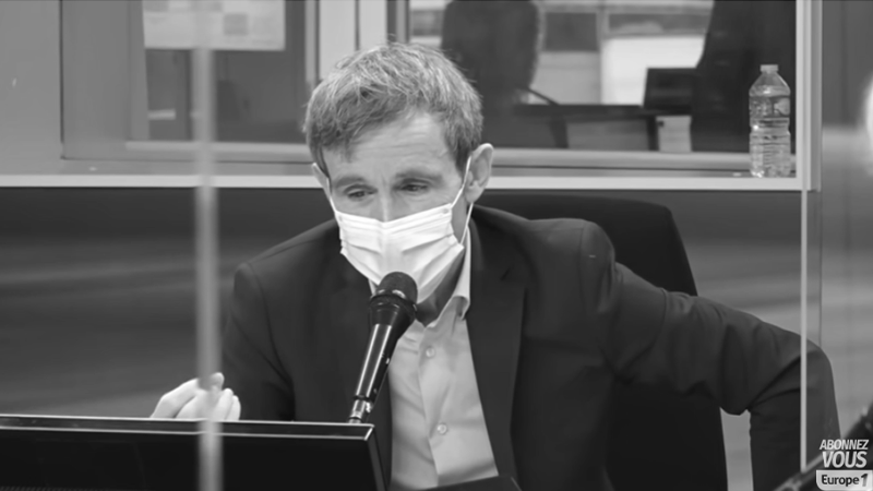 Intervention de David Pujadas pour Europe 1 ©Europe1