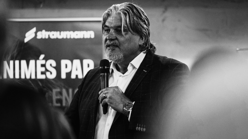 Intervention de David DOUILLET pour STRAUMANN ©Simone & Nelson