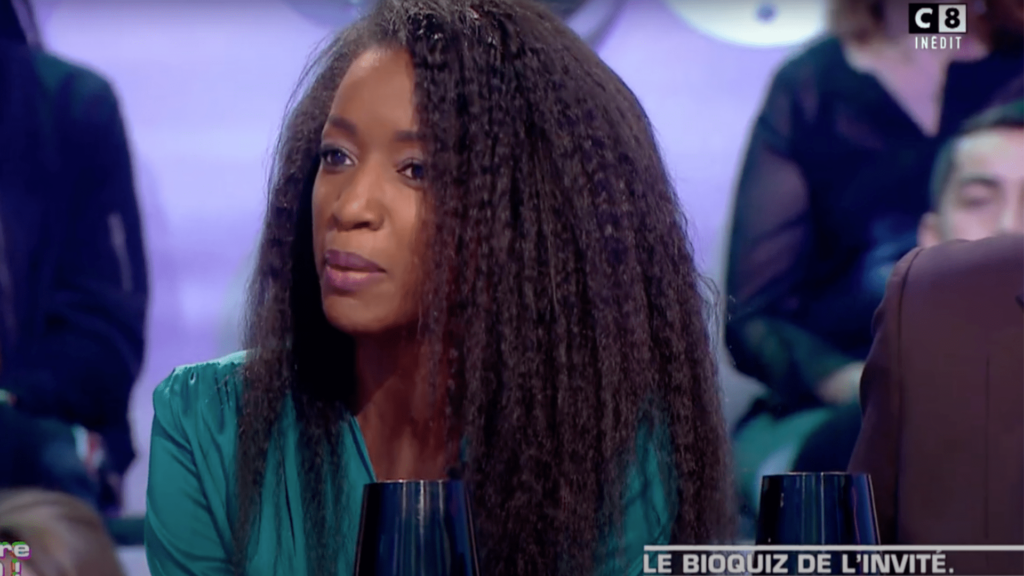 Participation d'Hapsatou SY pour un plateau TV ©Les Terriens