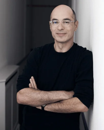 Portrait-de-Bernard-WERBER