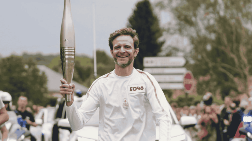 Brice GUYART lors du parcours de la flamme J.O 2024