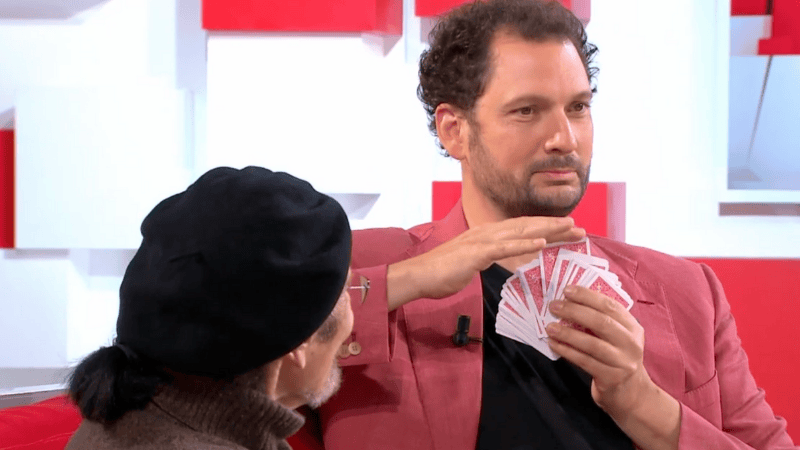 Tour de magie d'Éric ANTOINE lors d'un passage télévisé
