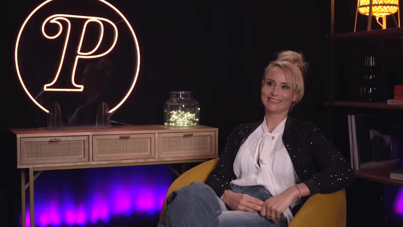 Élodie GOSSUIN lors d'une interview